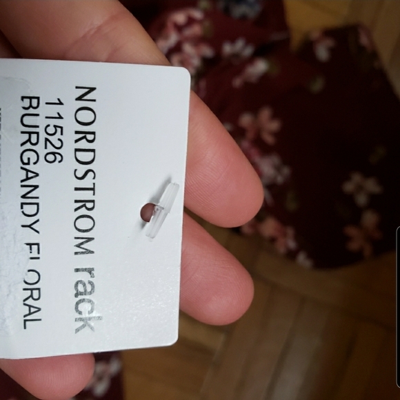 Last chanceFlutter Sleeve Burgundy FloralMidiDress - Picture 6 of 6